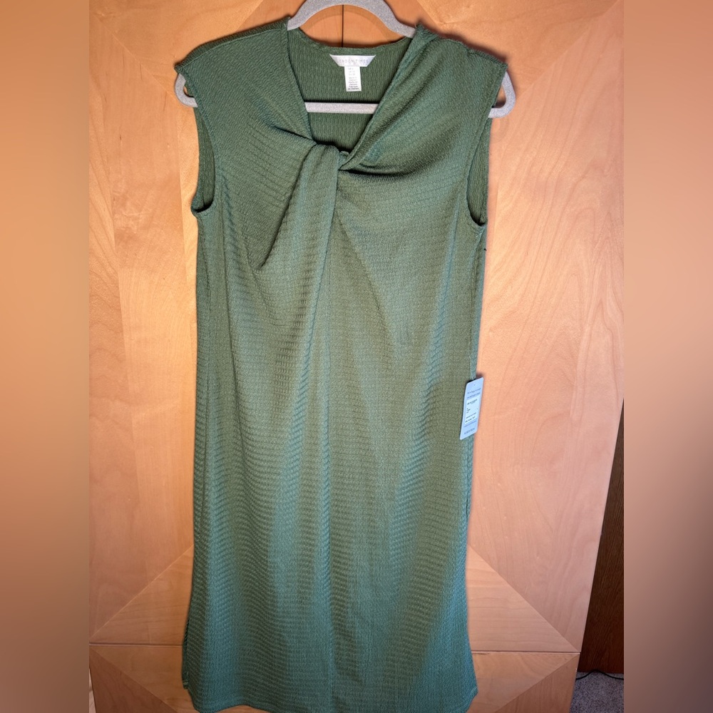 Green long textured dress